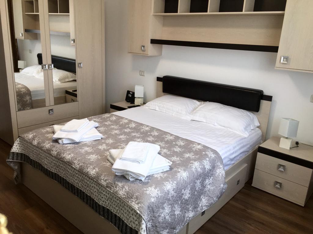 M13 Apartments Năvodari Exteriör bild